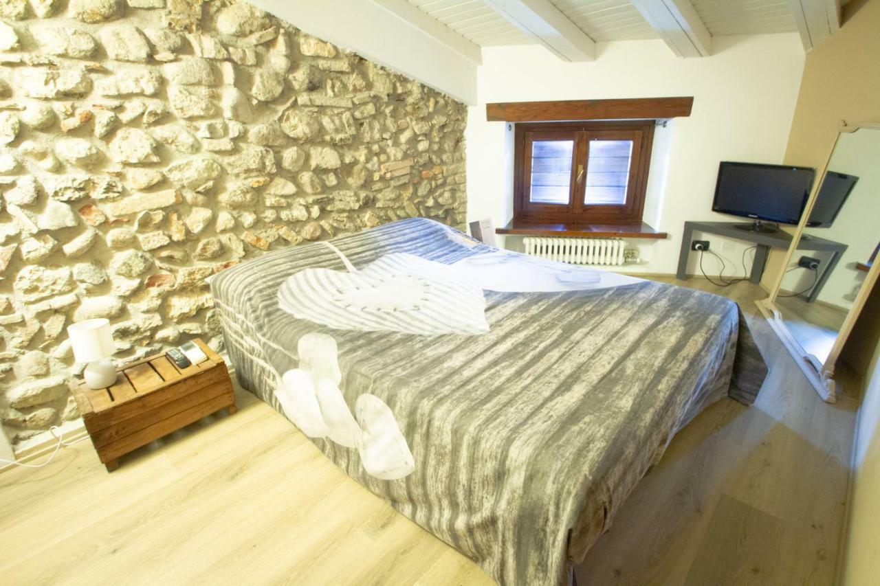 Prigioni House Bed & Breakfast Peschiera del Garda Eksteriør bilde